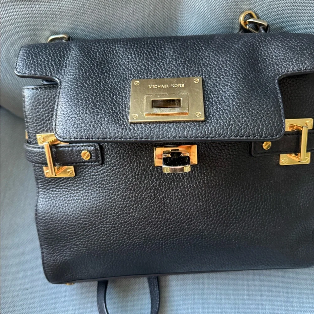 Michael Kors Astrid Medium Black Pebbled Leather Satchel  Gold Tone Turn Lock - Picture 9 of 14